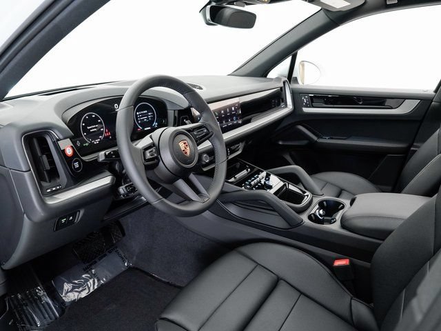 Certified 2025 Porsche Cayenne AWD/4WD image 4