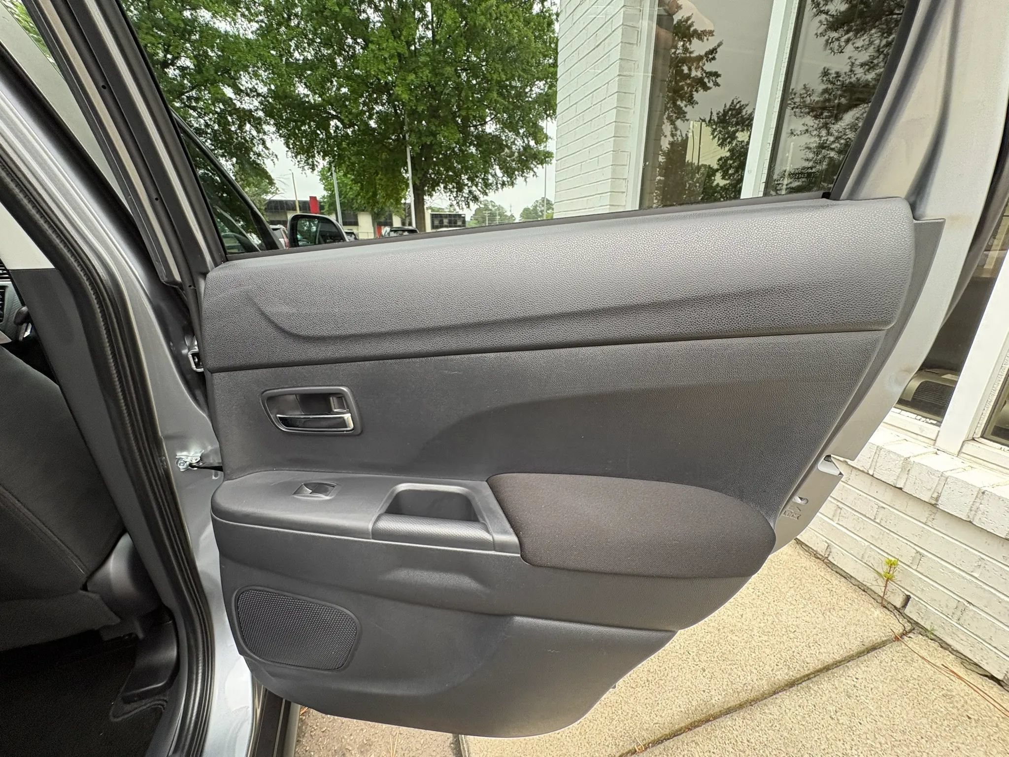 Used 2025 Mitsubishi Outlander Sport ES AWD/4WD image 17