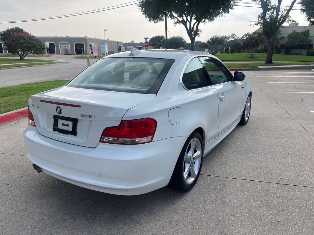 Used 2010 BMW 128i Coupe RWD image 9