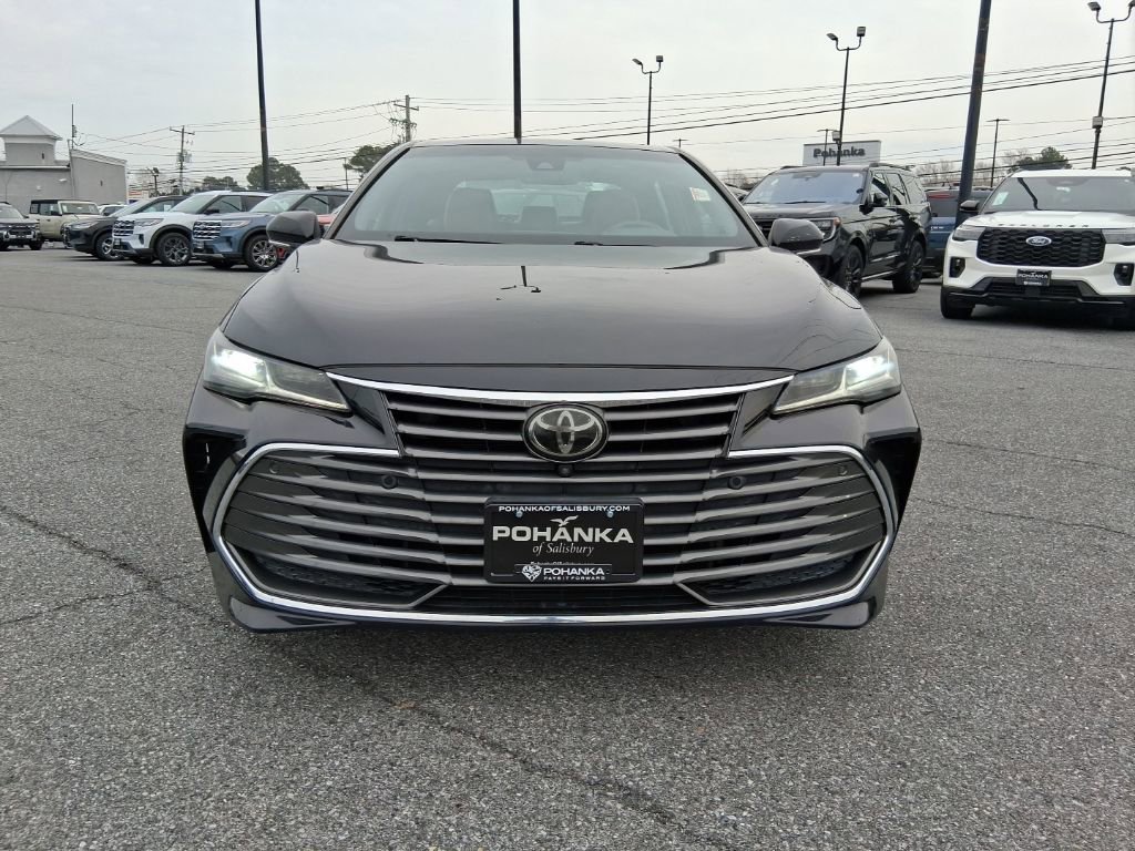 Used 2019 Toyota Avalon Limited image 2