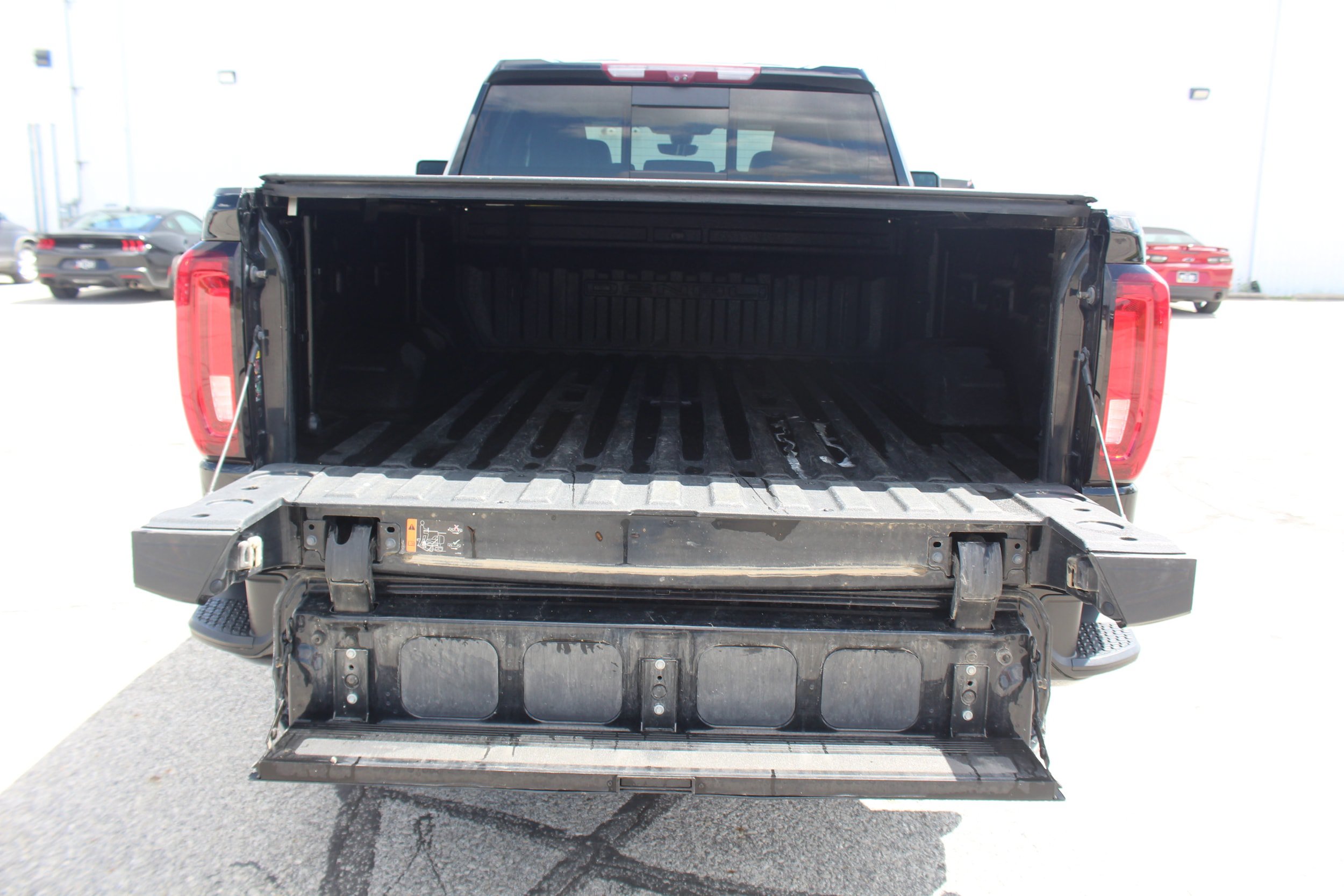 Used 2022 GMC Sierra 2500 Denali w/ Denali Ultimate Package AWD/4WD image 5