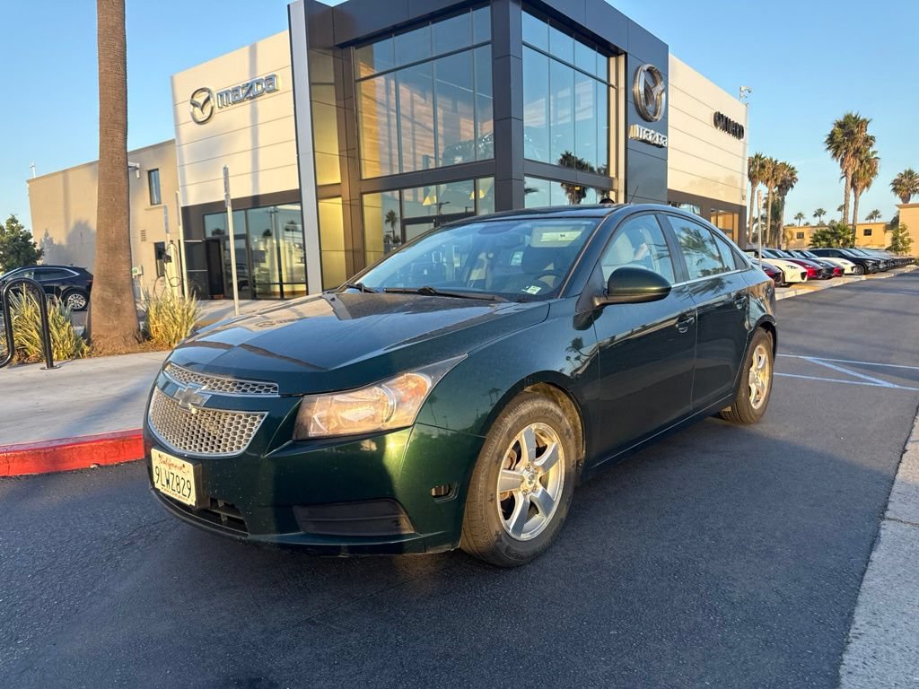 Used 2014 Chevrolet Cruze LT w/ Technology Package FWD image 1