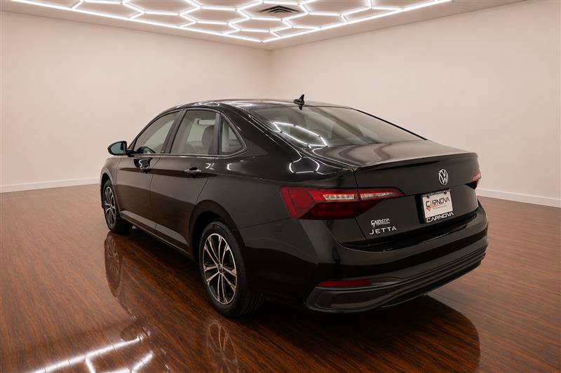 Used 2024 Volkswagen Jetta Sport FWD image 6