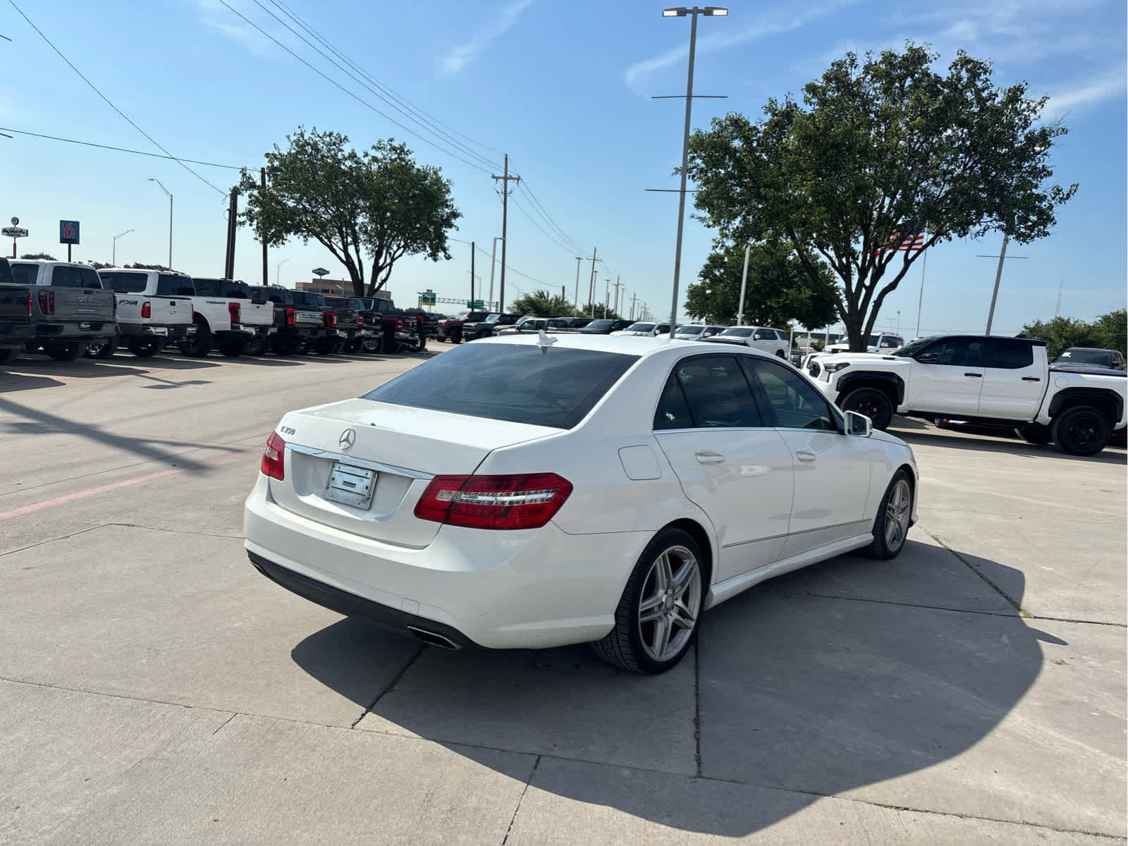 Used 2013 Mercedes-Benz E 350 Sedan image 4
