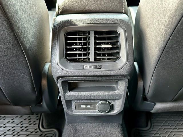 Used 2022 Volkswagen Tiguan SE R-Line image 18