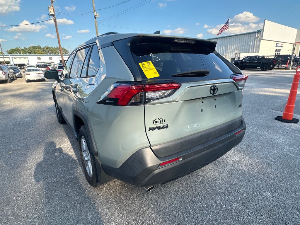Used 2021 Toyota RAV4 XLE w/ Carpet Mat Package (TMS) FWD image 6