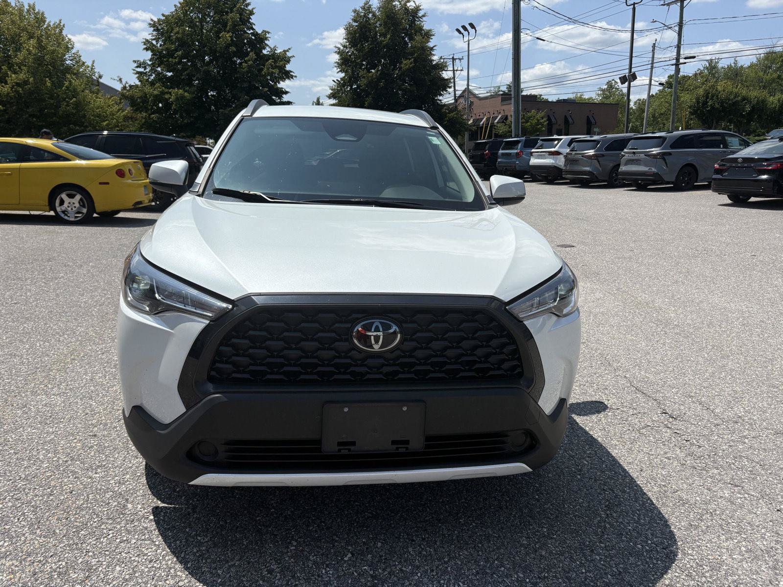 Used 2023 Toyota Corolla Cross LE AWD/4WD image 2