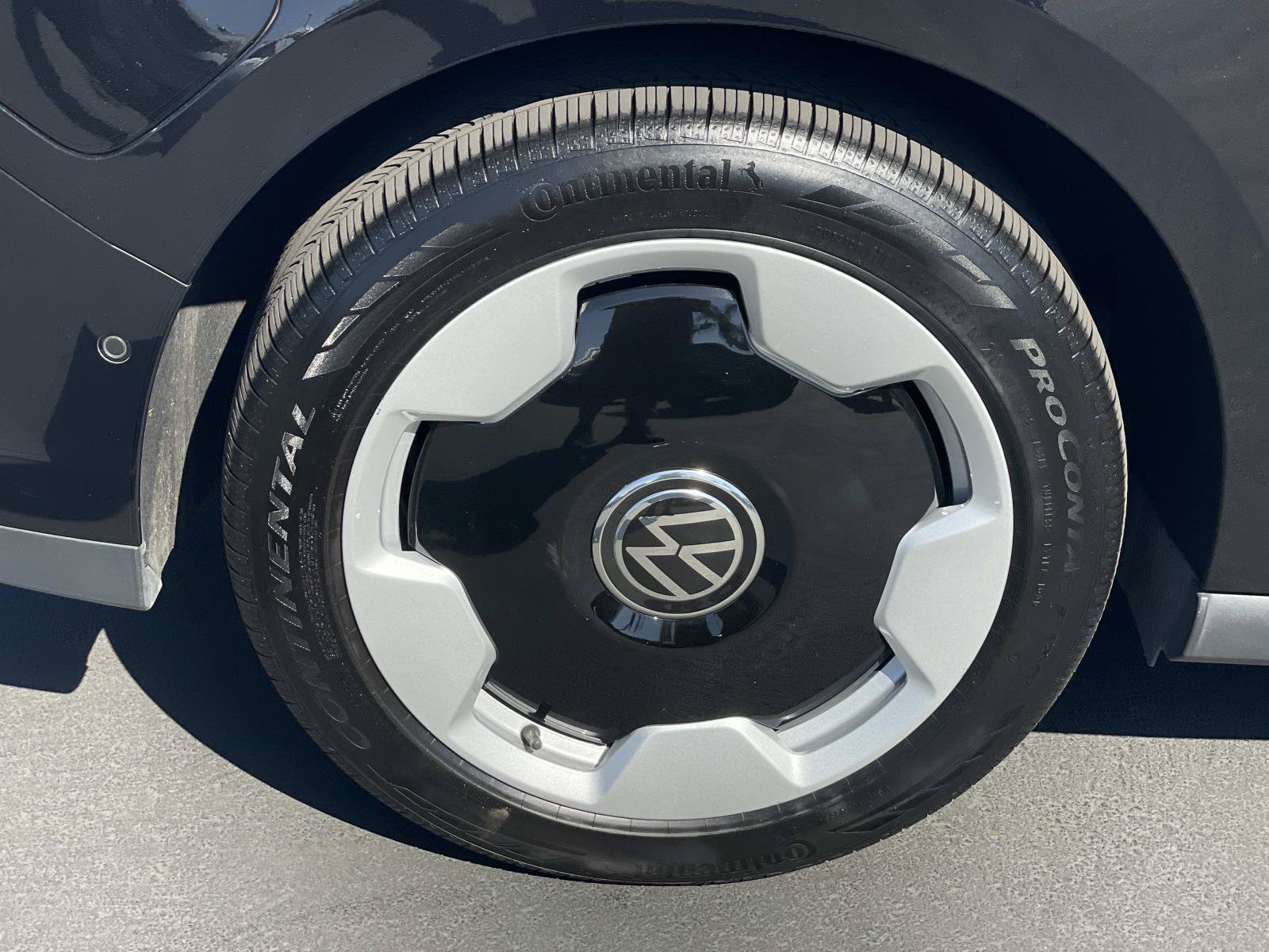 Certified 2025 Volkswagen ID. Buzz Pro S RWD image 6