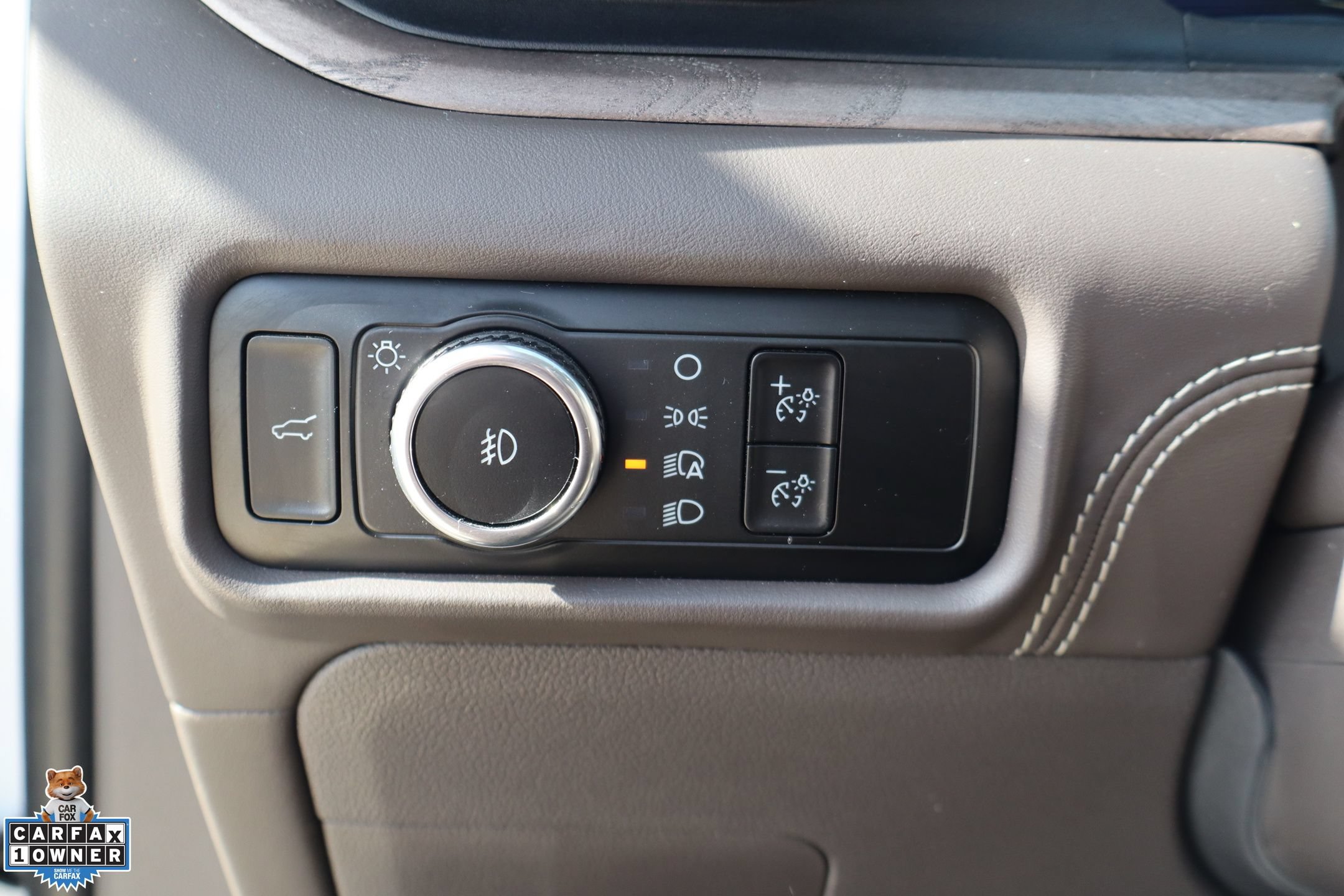 Certified 2024 Ford Explorer Platinum w/ Technology Package AWD/4WD image 13