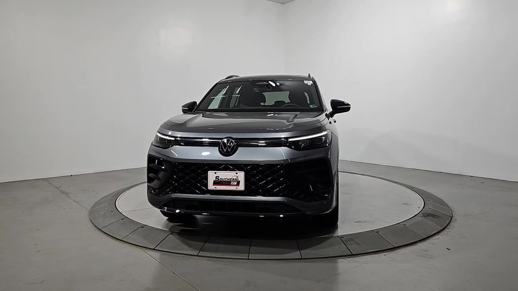 New 2026 Volkswagen Tiguan SE R-Line image 8
