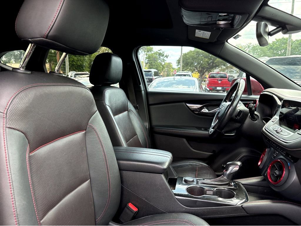 Used 2019 Chevrolet Blazer RS w/ Sun and Wheels Package FWD image 11