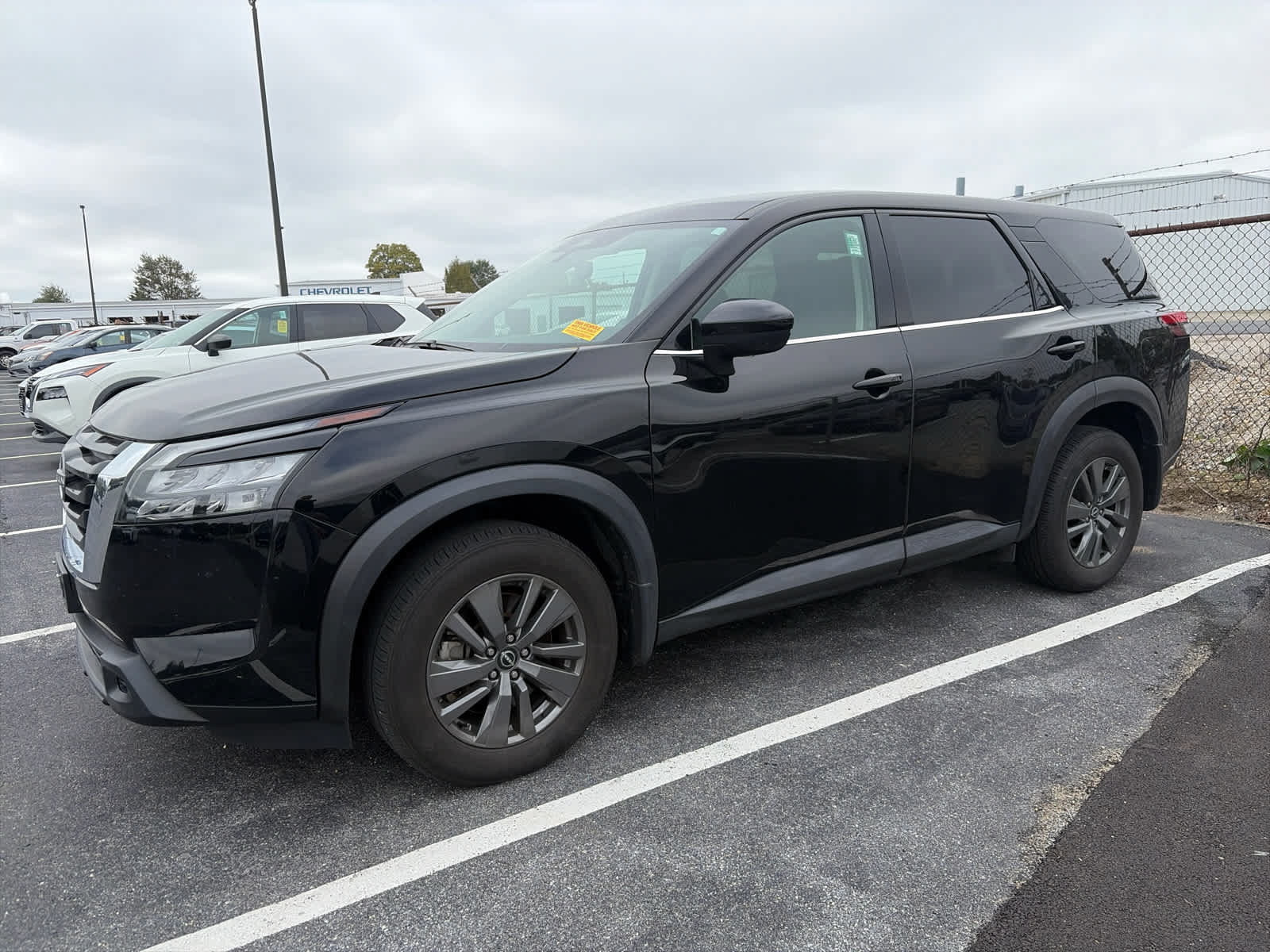 Used 2024 Nissan Pathfinder S AWD/4WD image 1