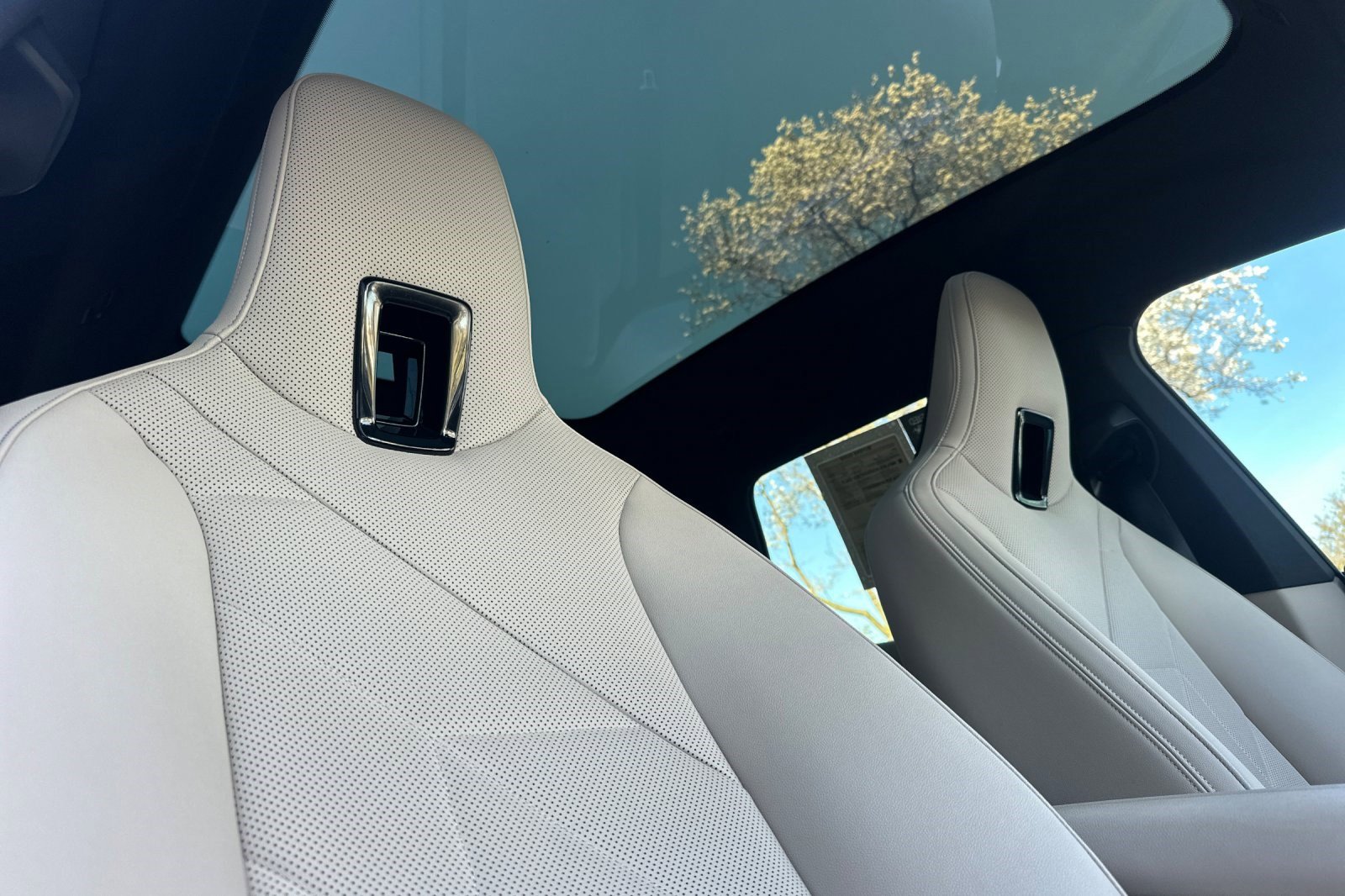 Certified 2024 BMW iX xDrive50 w/ Convenience Package image 21