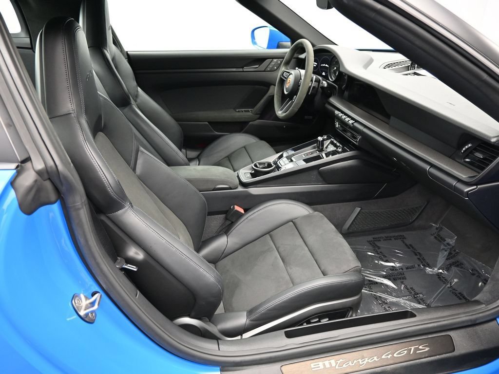 Certified 2022 Porsche 911 Targa 4 GTS AWD/4WD image 23