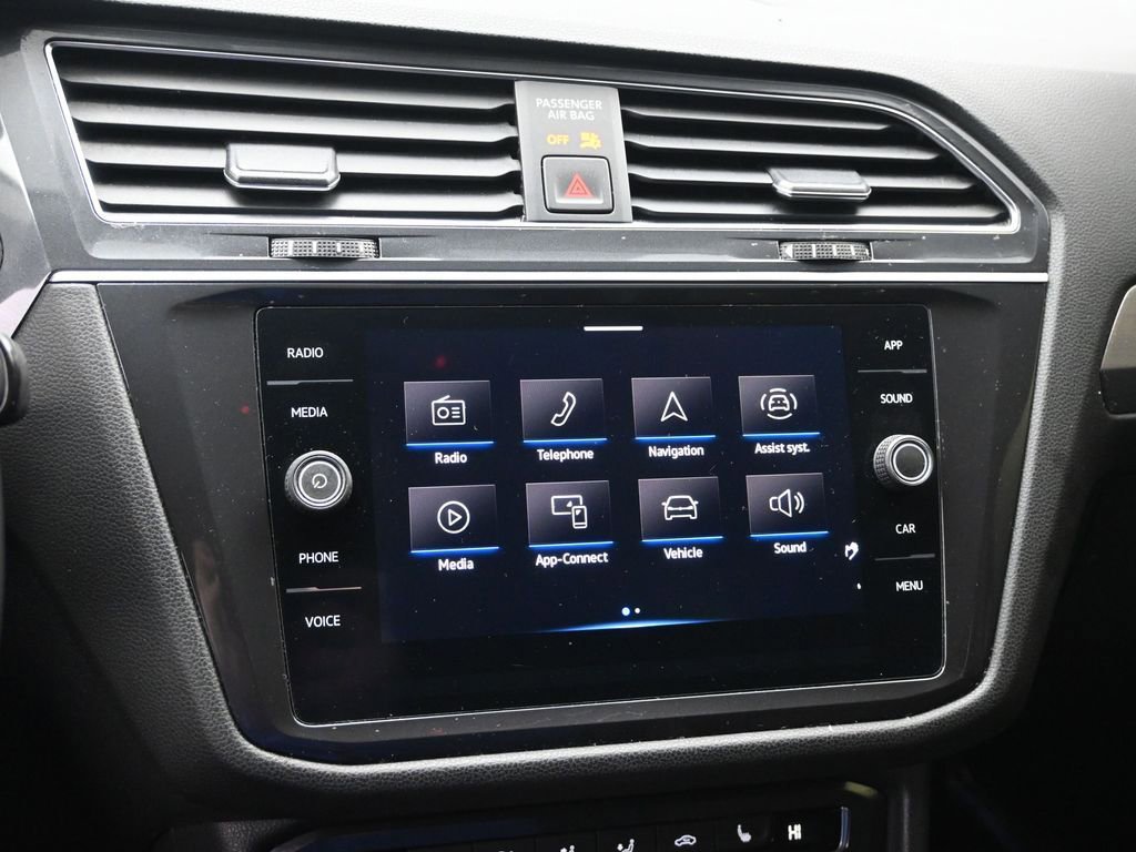 Used 2021 Volkswagen Tiguan SE AWD/4WD image 18