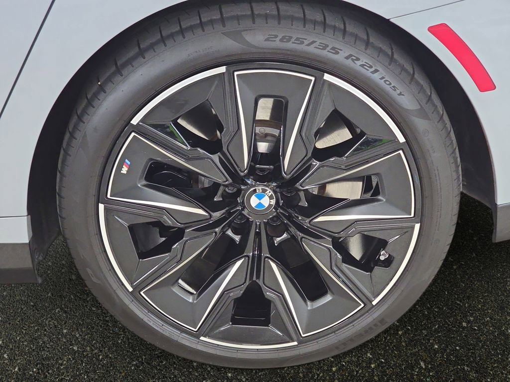 Used 2025 BMW 760i xDrive 760i xDrive w/ Premium Package image 30