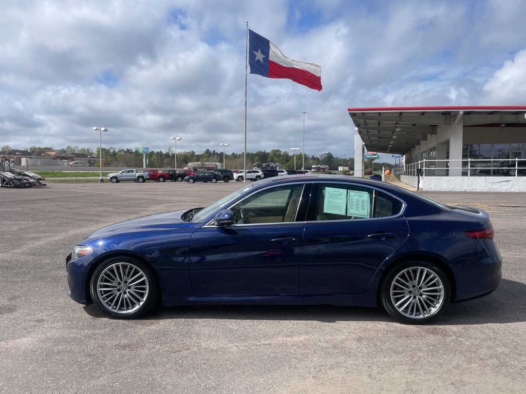 Used 2018 Alfa Romeo Giulia Ti w/ Quick Order Package 22Z Lusso image 6