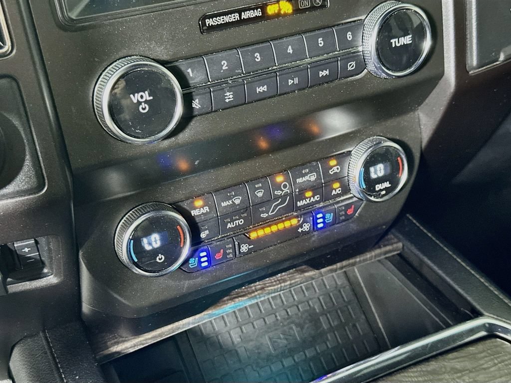 Used 2019 Ford Expedition Limited w/ Special Edition Package AWD/4WD image 28