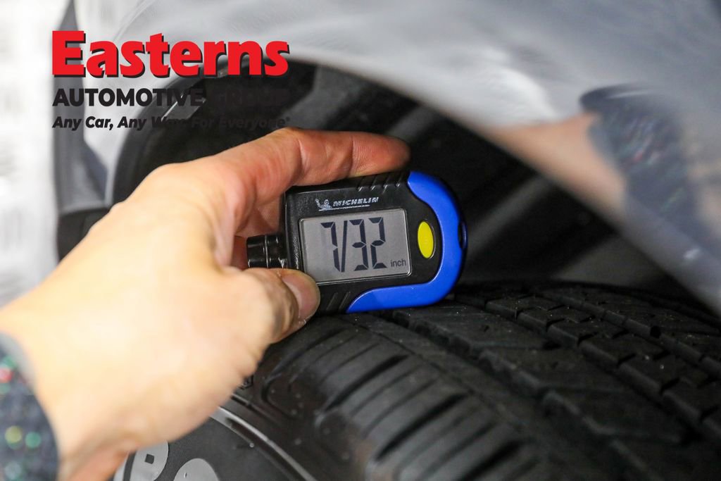 Used 2024 Toyota Venza LE image 25