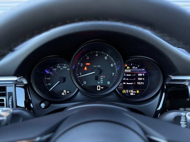 New 2026 Porsche Macan AWD/4WD image 18
