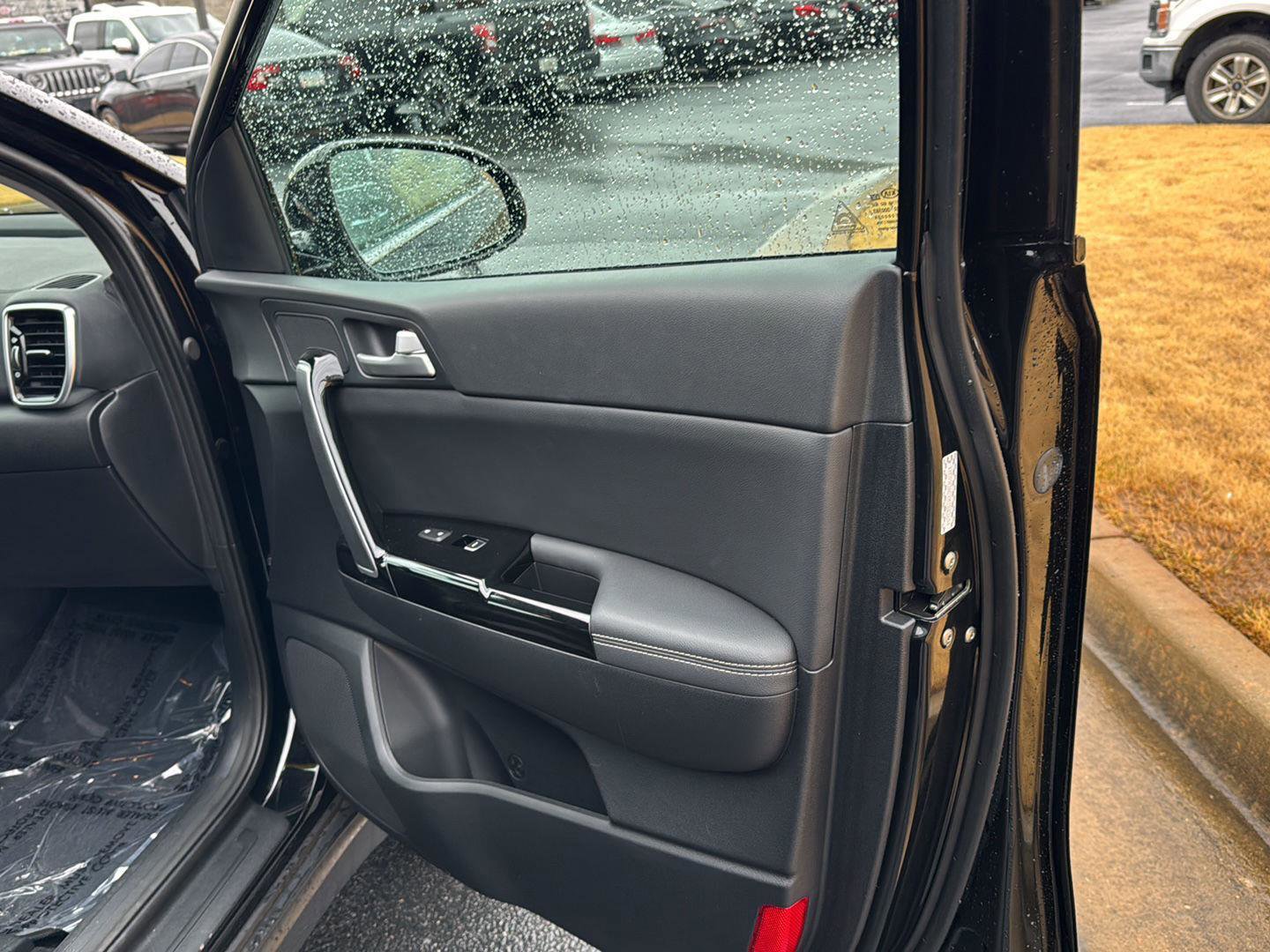 Used 2021 Kia Sportage EX image 12