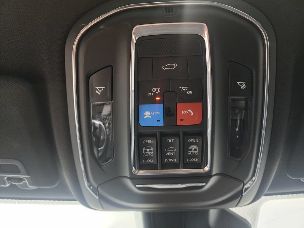 Used 2024 Jeep Grand Cherokee L Limited AWD/4WD image 23