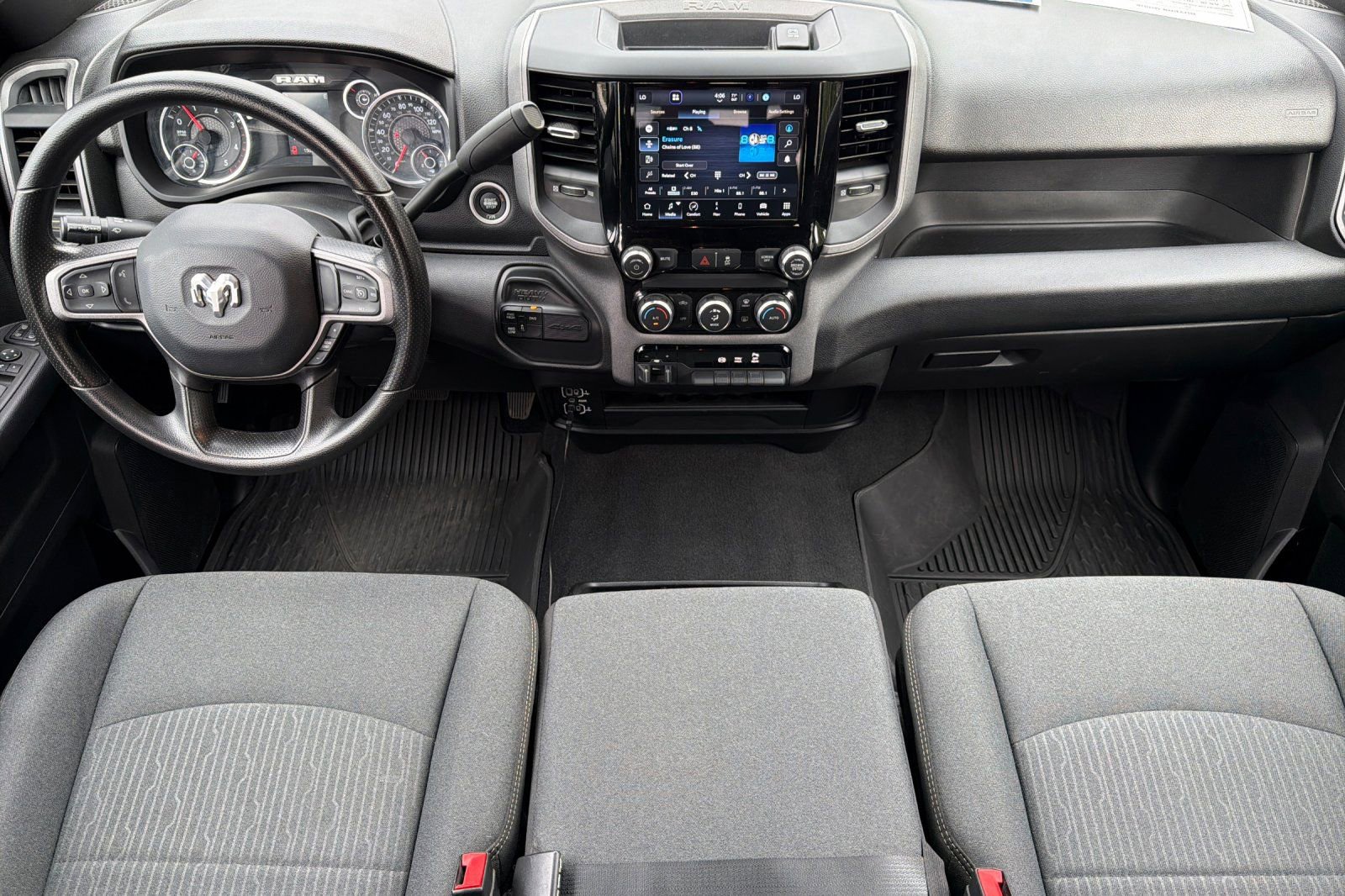 Used 2024 RAM 3500 Tradesman w/ Chrome Appearance Group image 13