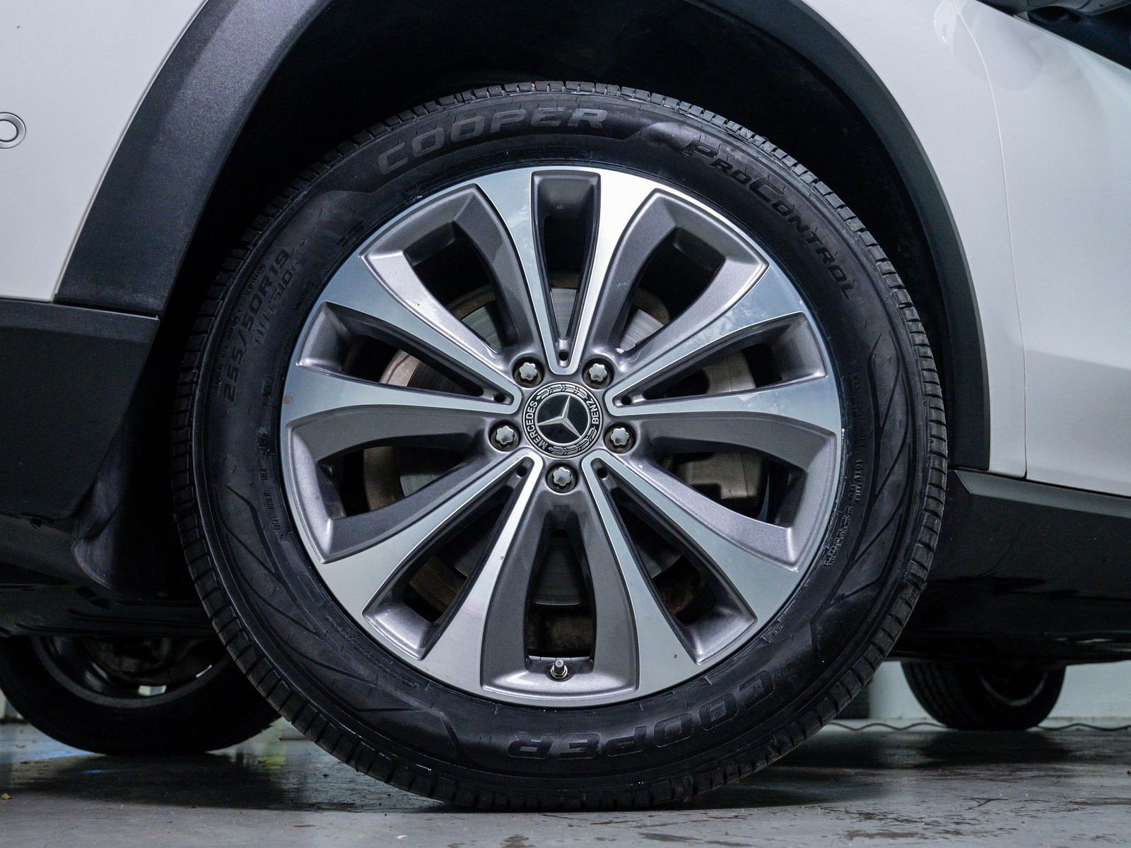 Used 2021 Mercedes-Benz GLE 350 4MATIC image 5