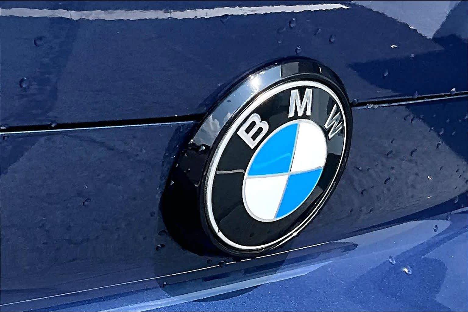 Used 2022 BMW X6 xDrive40i w/ M Sport Package AWD/4WD image 30
