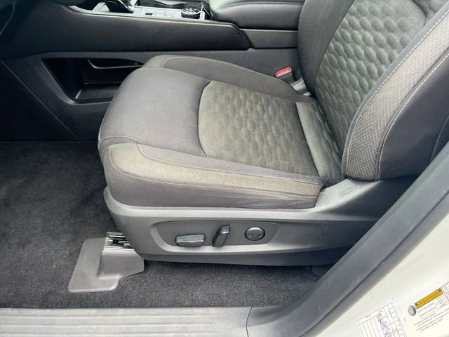 Used 2022 Nissan Pathfinder SV image 15