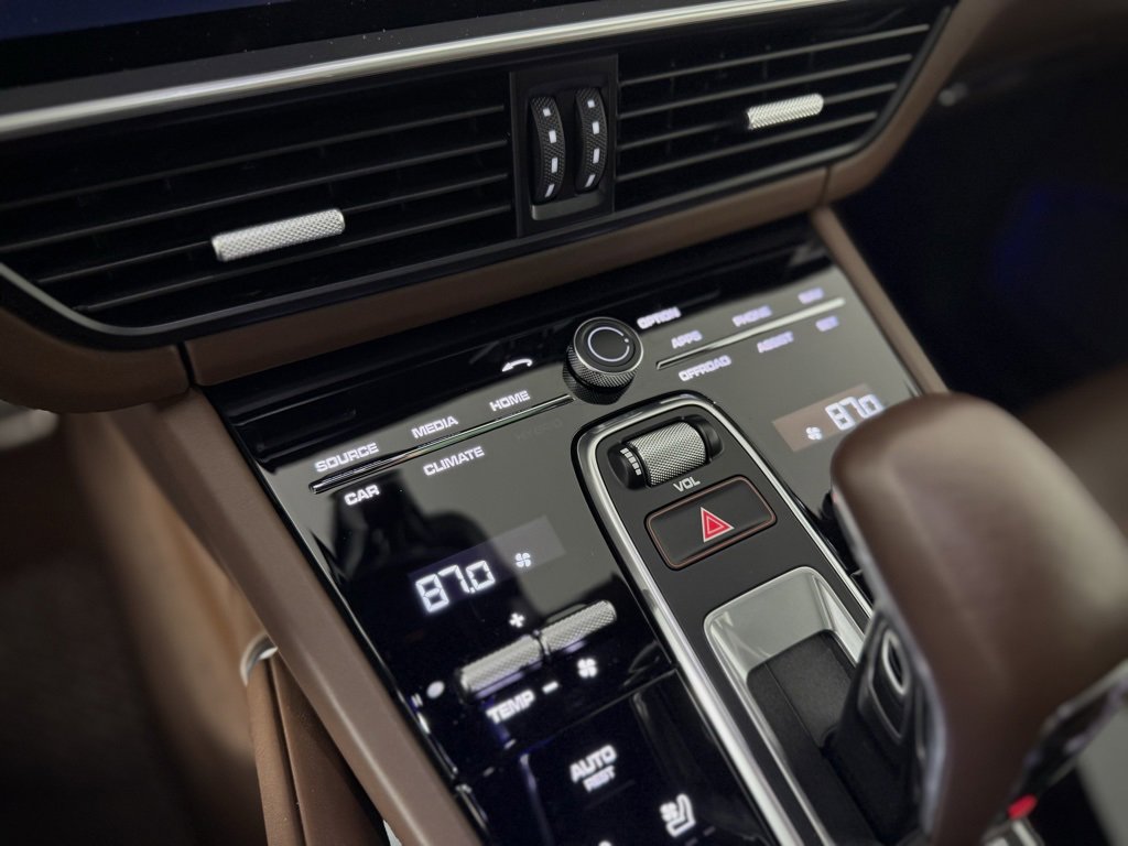 Used 2022 Porsche Cayenne Turbo image 25