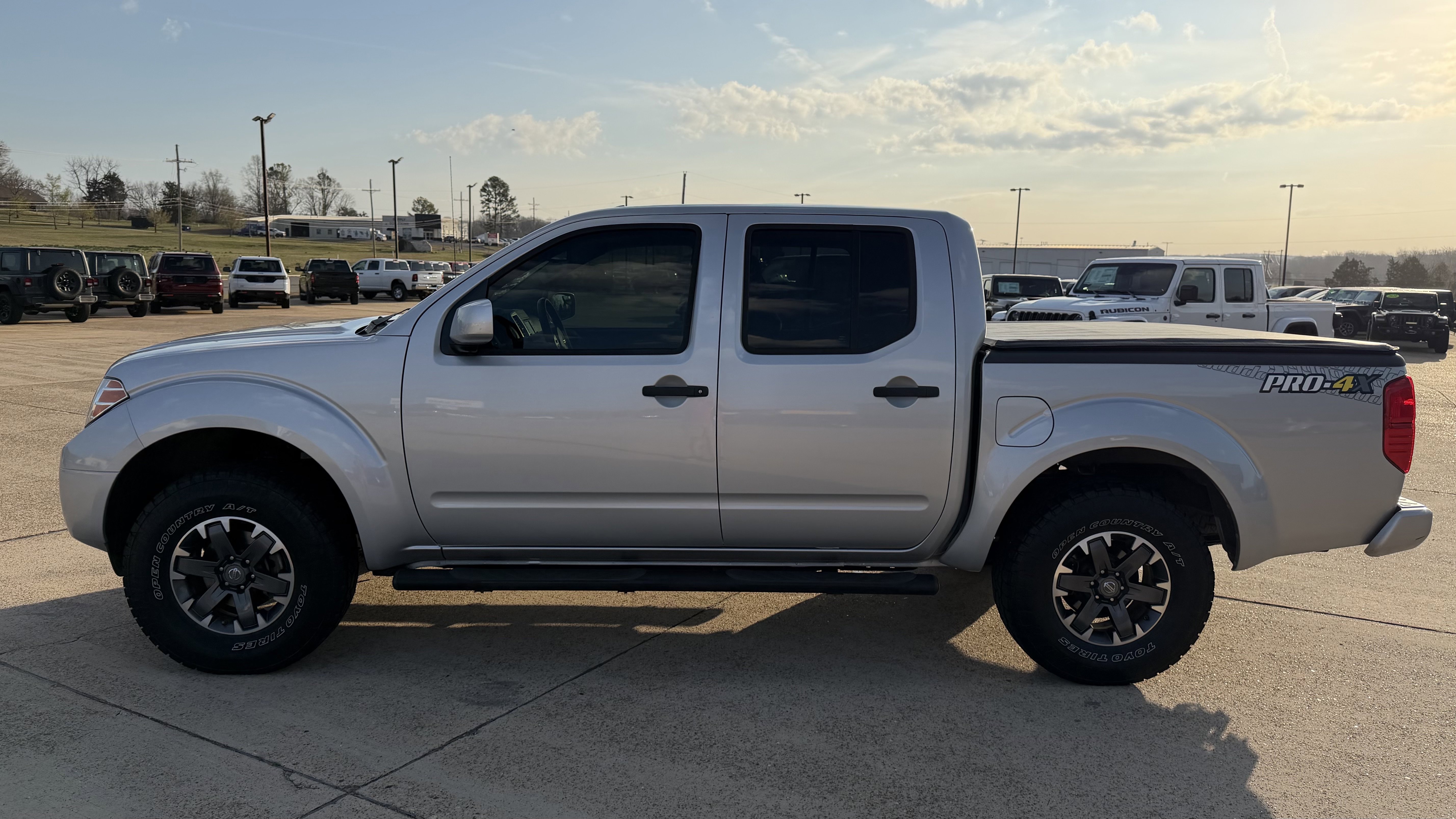 Used 2019 Nissan Frontier PRO-4X image 5