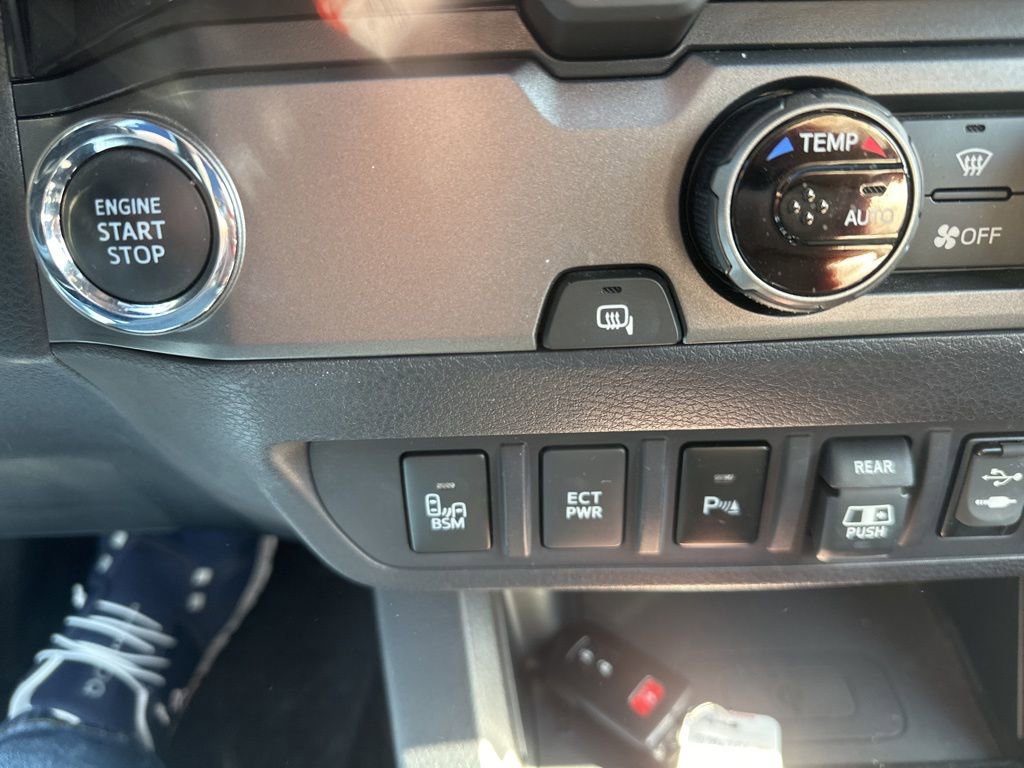 Used 2018 Toyota Tacoma TRD Off-Road w/ TRD Premium Off Road Package RWD image 19