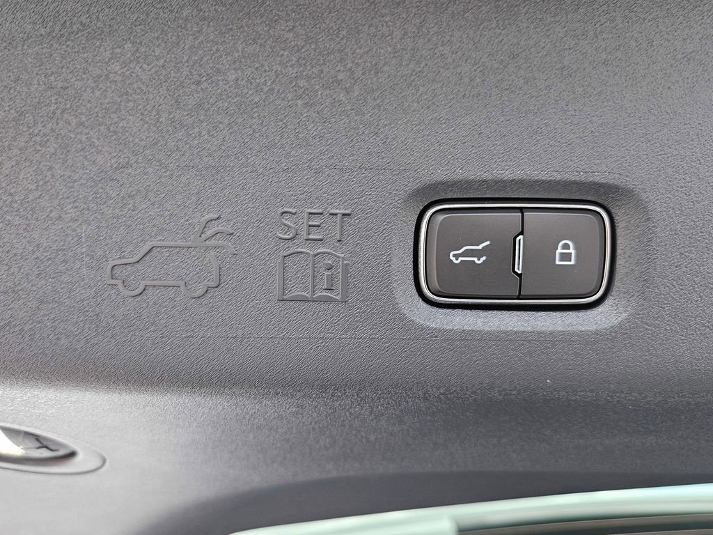 New 2025 Ford Expedition Active image 30