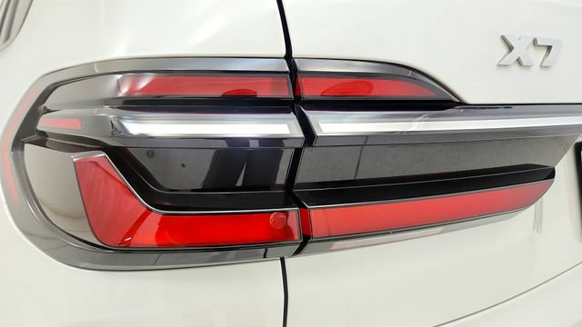 Used 2023 BMW X7 M60i AWD/4WD image 27