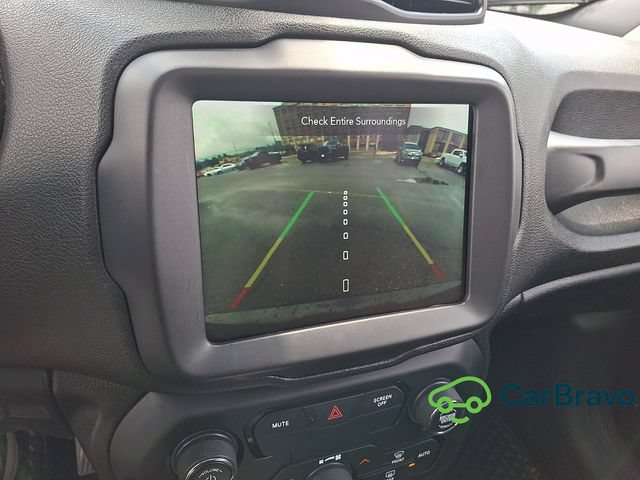 Used 2019 Jeep Renegade Altitude w/ UConnect 8.4 Nav Group AWD/4WD image 18