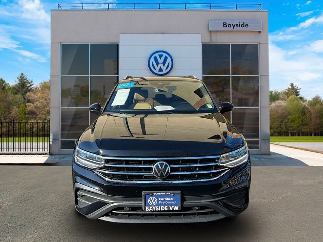 Certified 2023 Volkswagen Tiguan SE w/ Panoramic Sunroof Package image 2