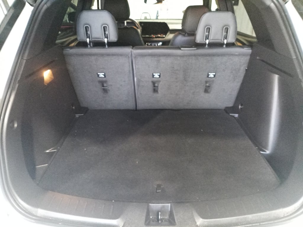 Used 2024 Chevrolet TrailBlazer RS w/ Convenience Package FWD image 11