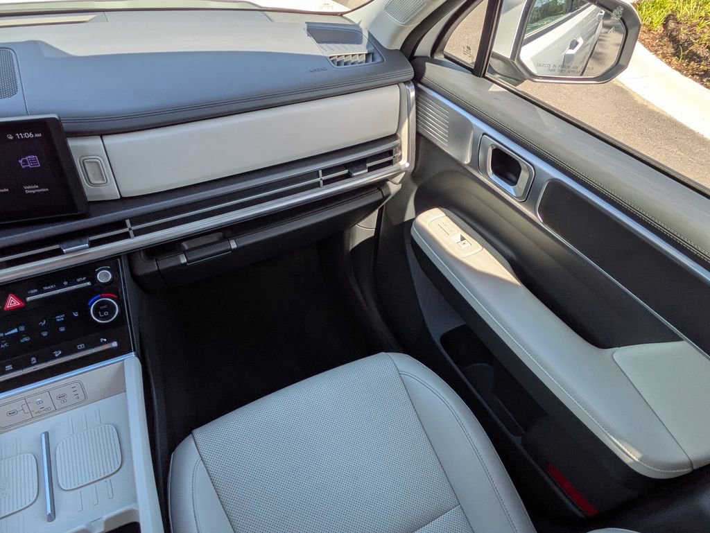 Certified 2025 Hyundai Santa Fe SEL AWD/4WD image 17