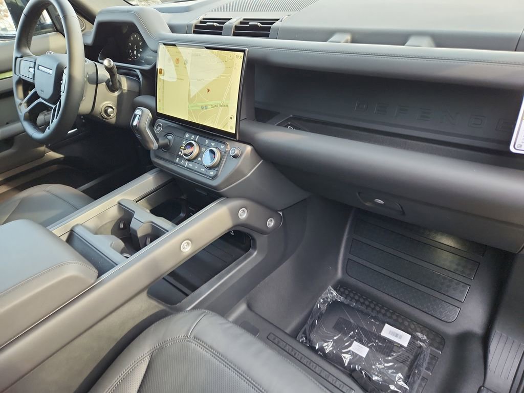 New 2026 Land Rover Defender 130 X-Dynamic SE image 26