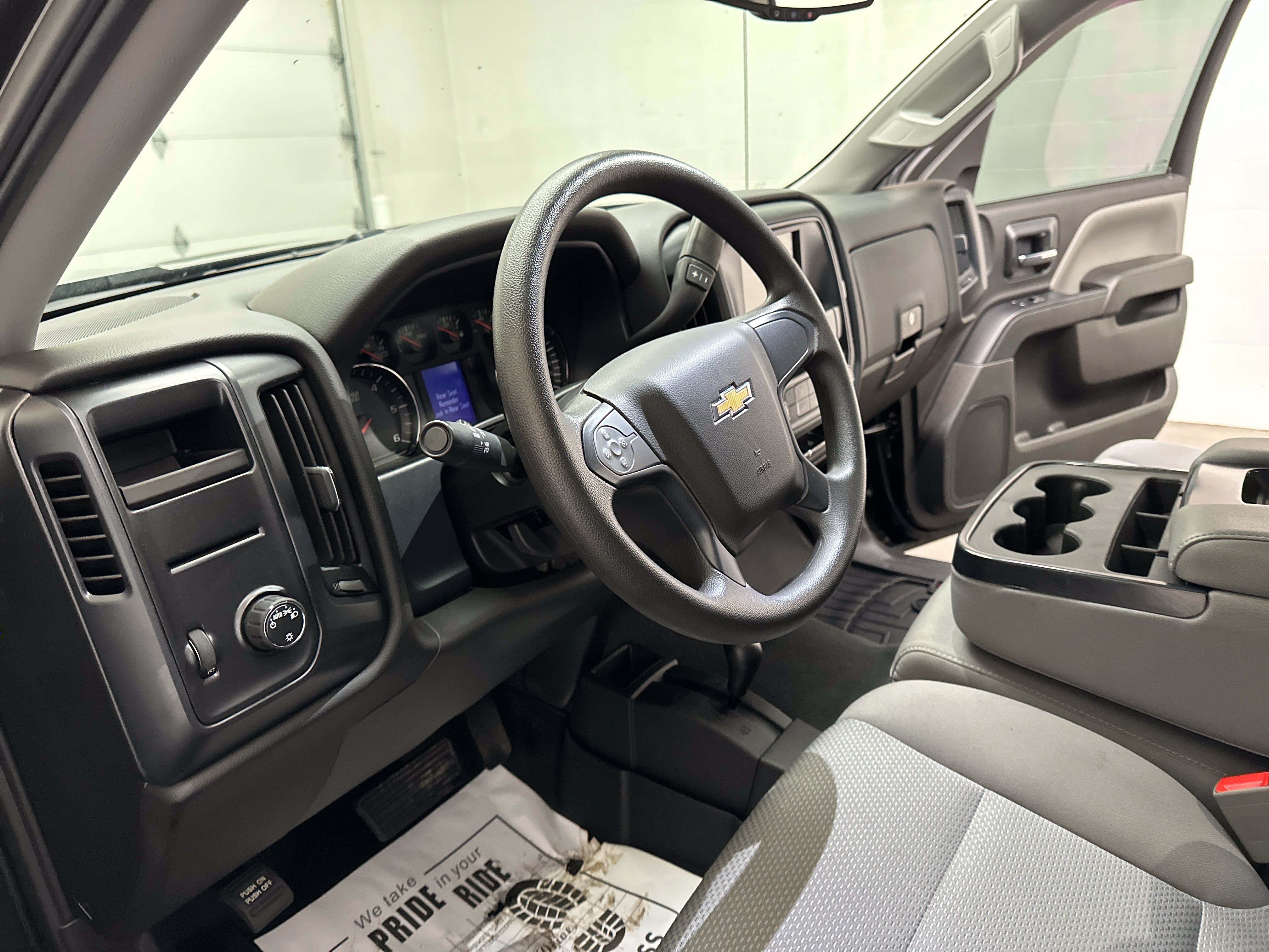 Used 2018 Chevrolet Silverado 1500 Custom w/ Custom Value Package AWD/4WD image 15