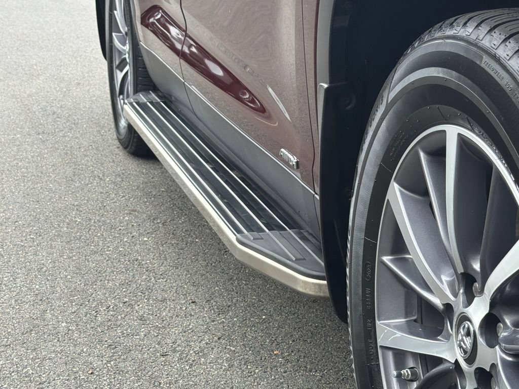 Used 2019 Toyota Highlander XLE AWD/4WD image 10