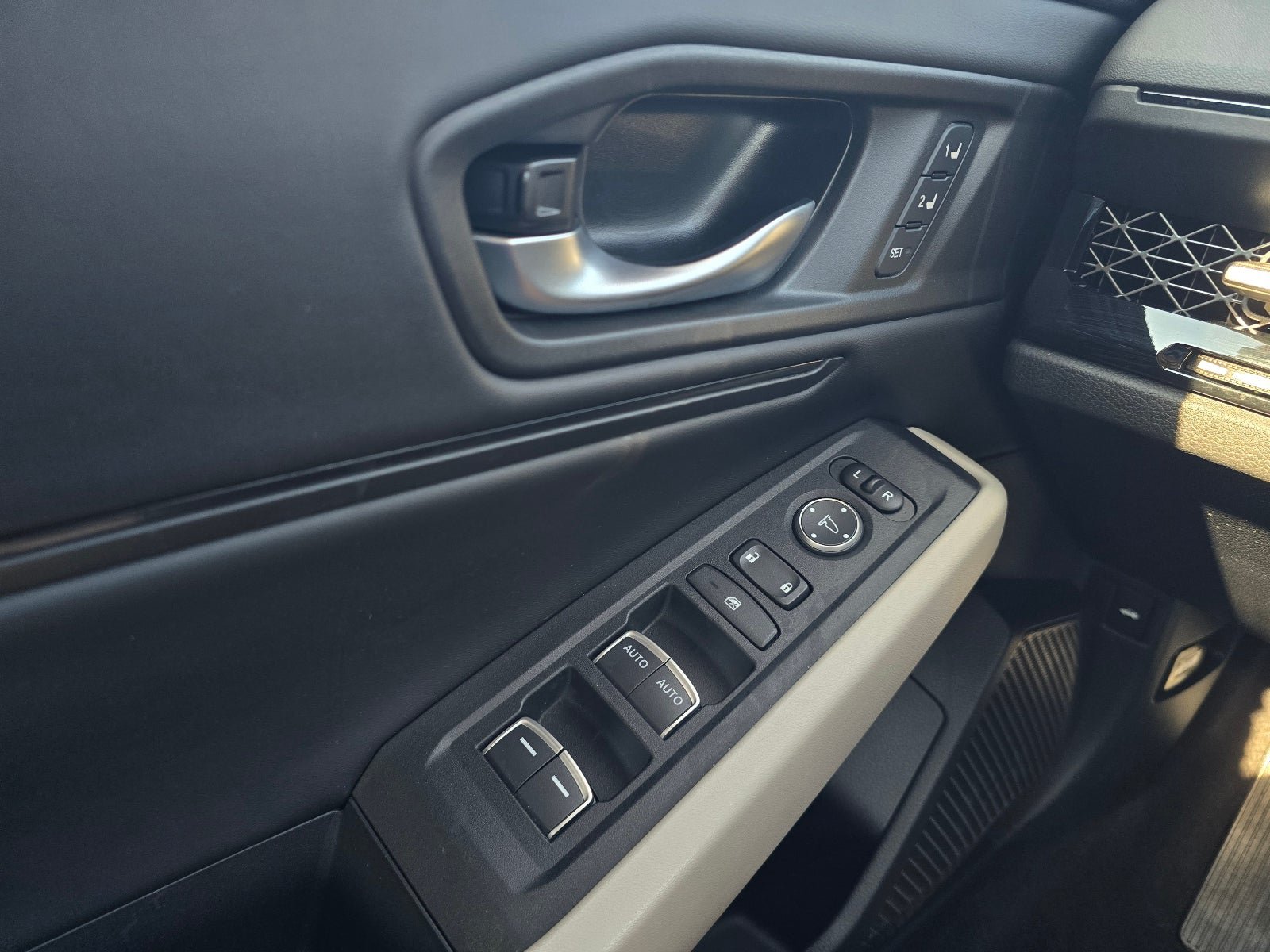 Used 2024 Honda Accord EX-L image 21
