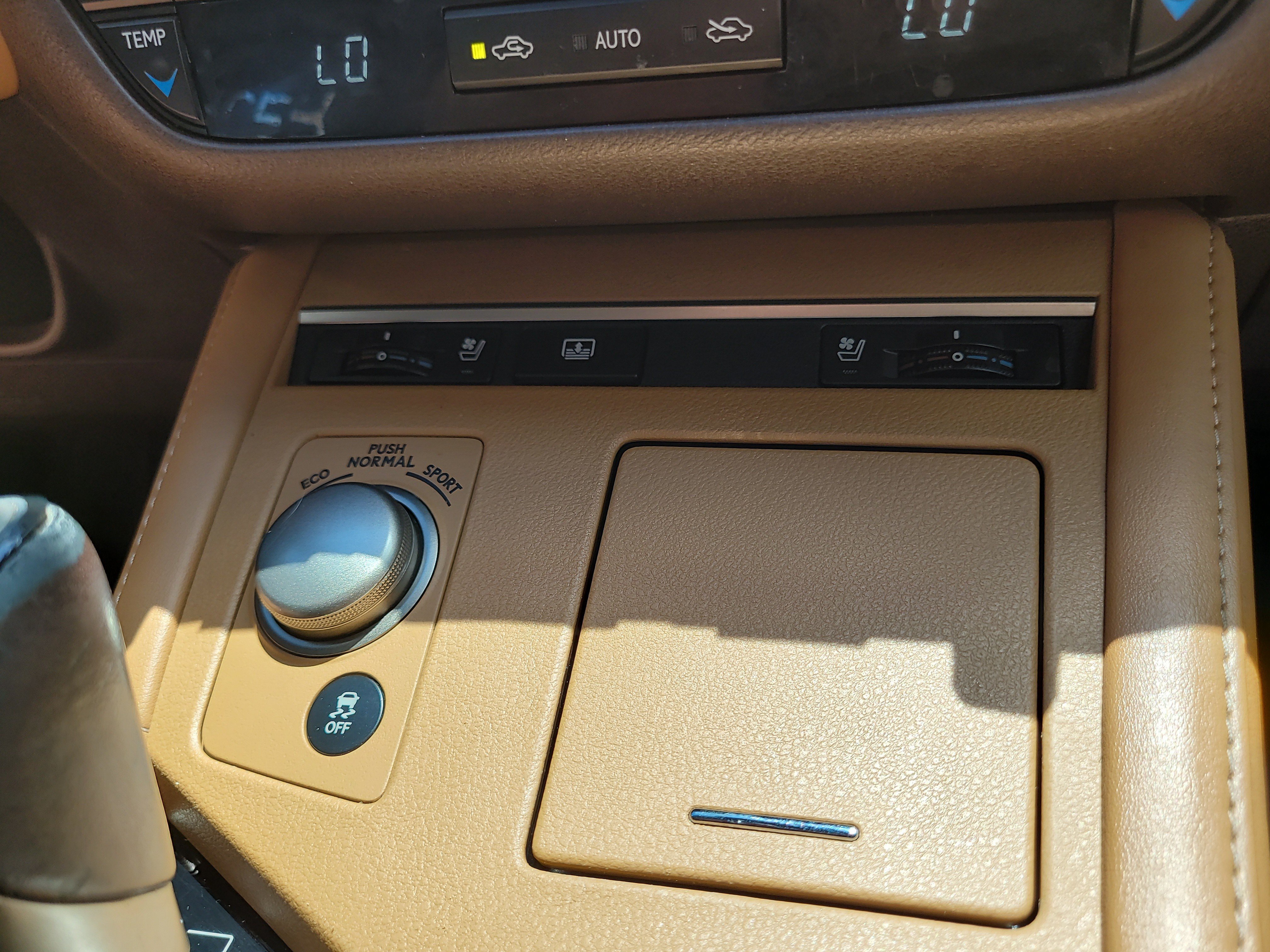 Used 2016 Lexus ES 350 w/ Luxury Package w/Wood Trim FWD image 28