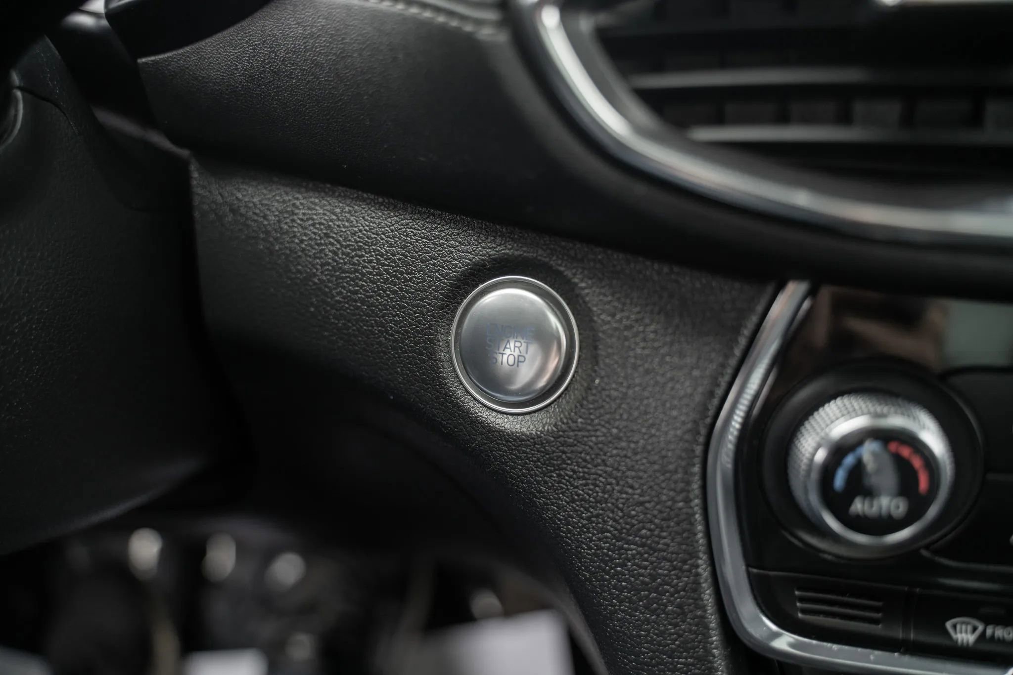 Used 2020 Hyundai Santa Fe SEL image 28