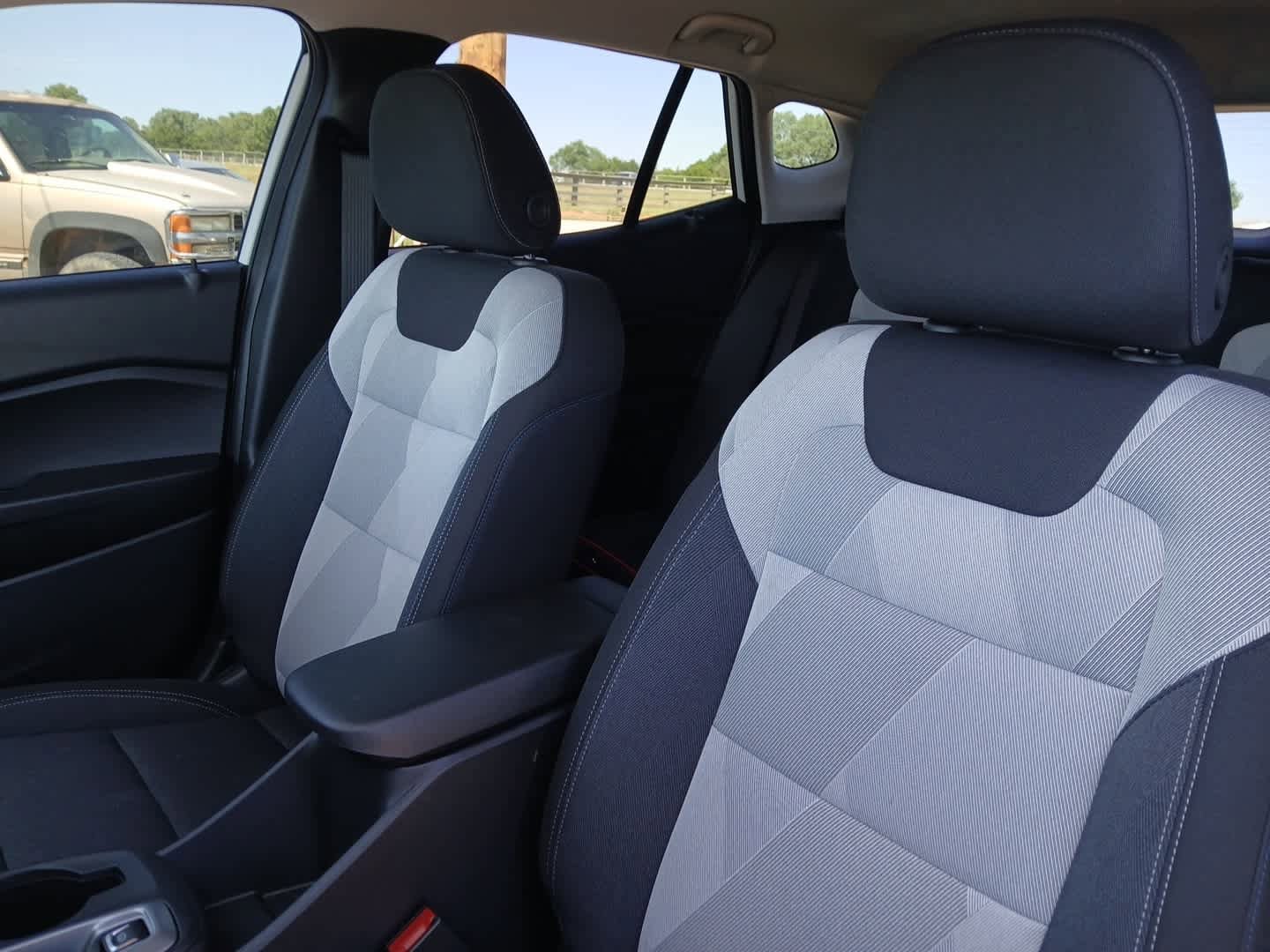 New 2026 Chevrolet Trax LS w/ LS Convenience Package FWD image 27
