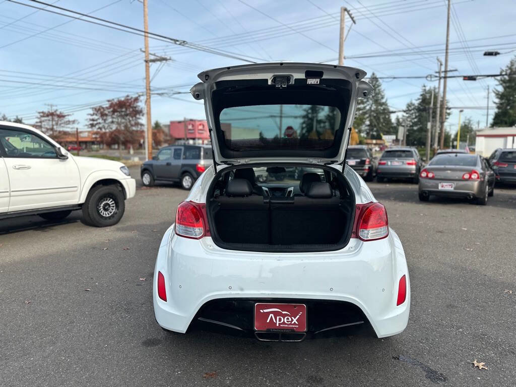 Used 2013 Hyundai Veloster w/ Tech Pkg image 8