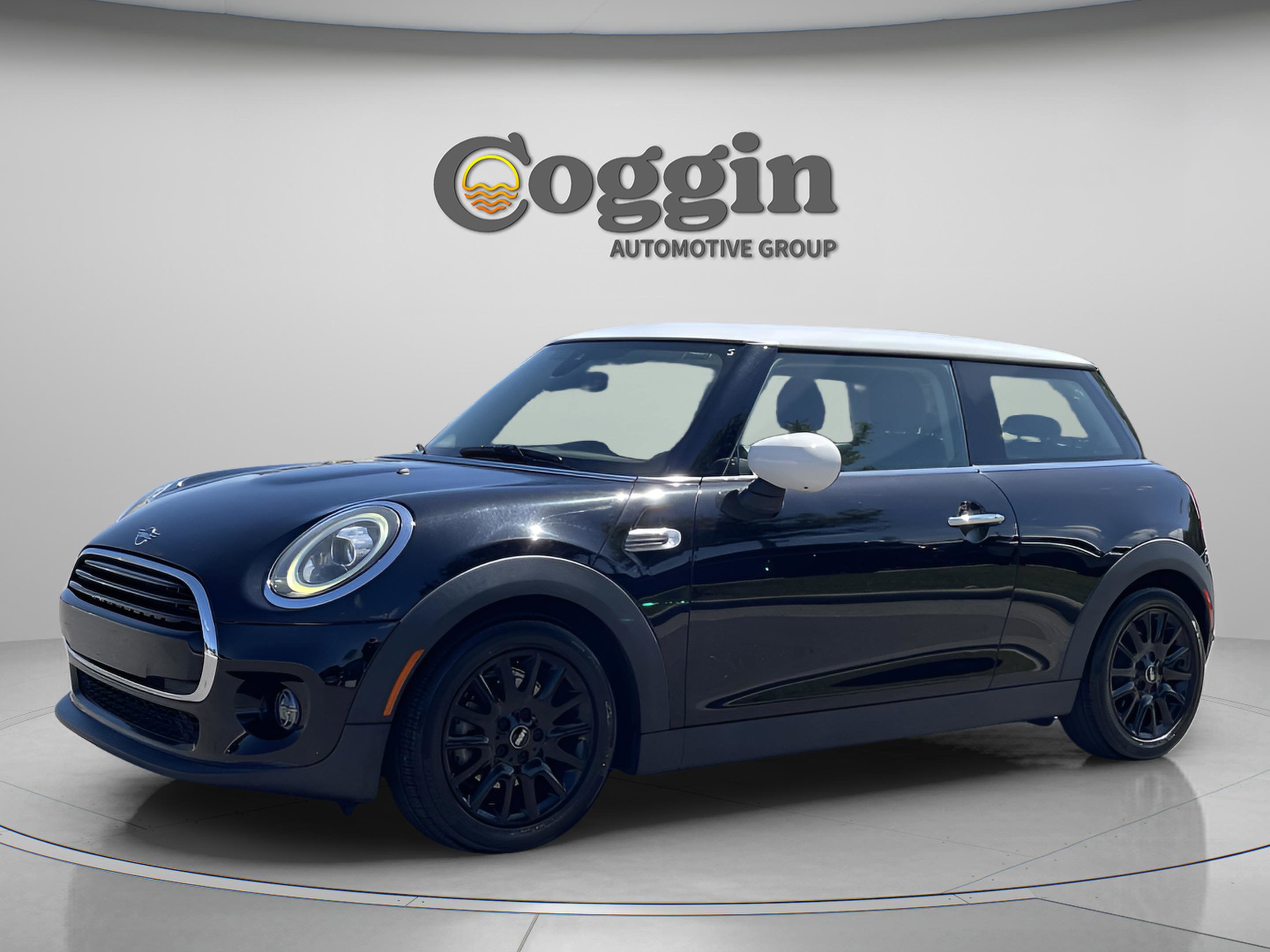 Used 2020 MINI Cooper 2-Door Hardtop image 1