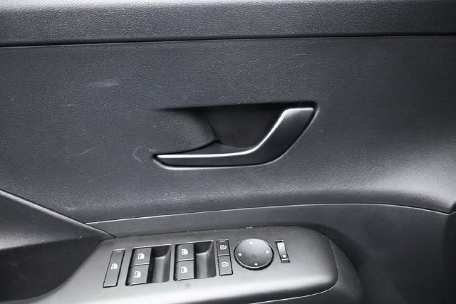 Used 2025 Hyundai Kona SEL AWD/4WD image 11