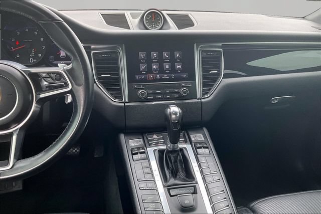 Used 2018 Porsche Macan AWD/4WD image 6